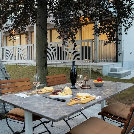 Mihaela Διαμέρισμα *