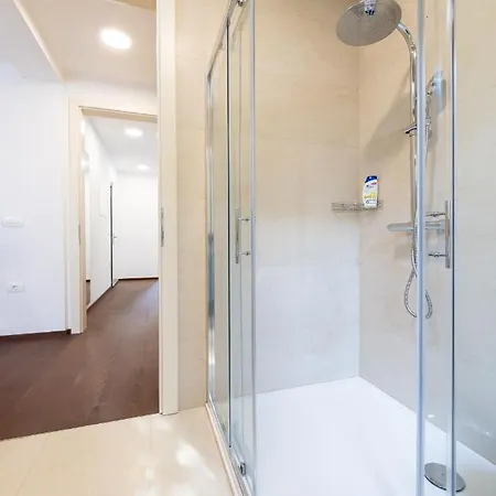 Mihaela Apartment *